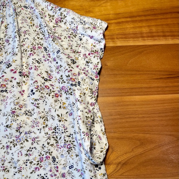 J.Crew - Dainty Floral Print Short Ruffle Sleeve Blouse / Large - Picture 8 of 8